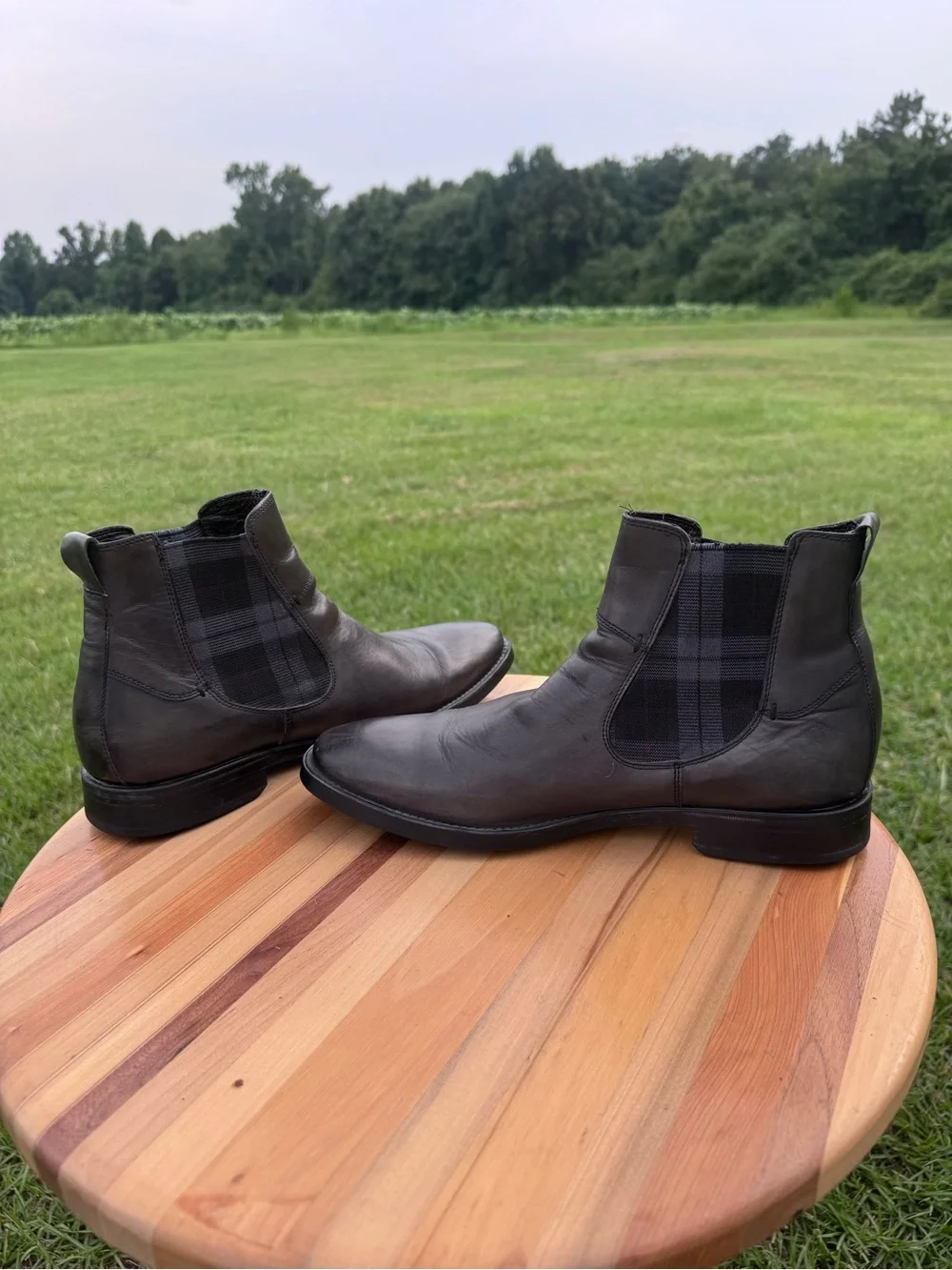 Men’s Via Spiga Gray Chelsea Boots - Sleek Leather Ankle Boot